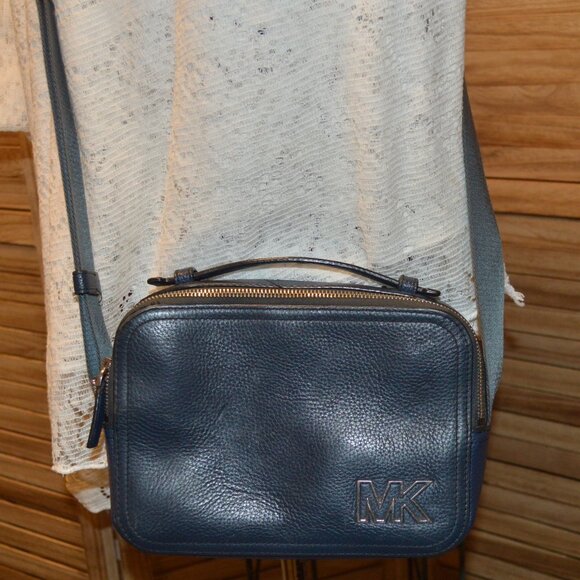 Michael Kors Blue Pebbled Leather Crossbody Bag Cooper Man Purse - Picture 3 of 15